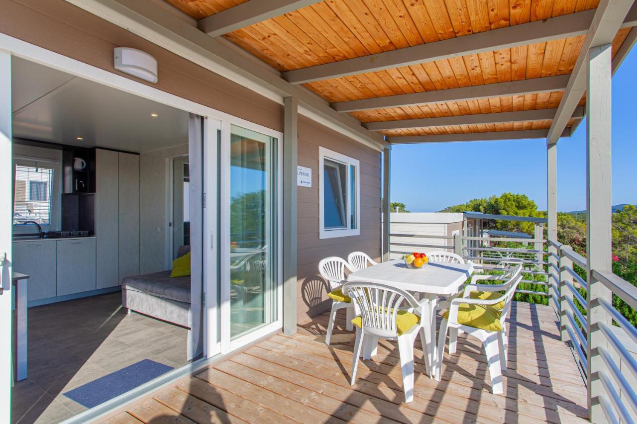 Mobile Homes Lussmarin มาลีโลชินจ์ ภายนอก รูปภาพ