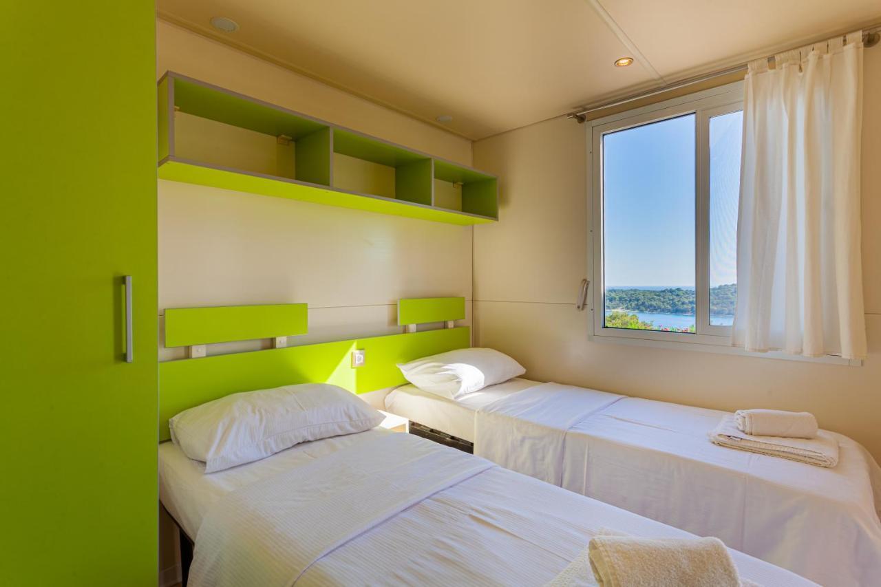 Mobile Homes Lussmarin มาลีโลชินจ์ ภายนอก รูปภาพ