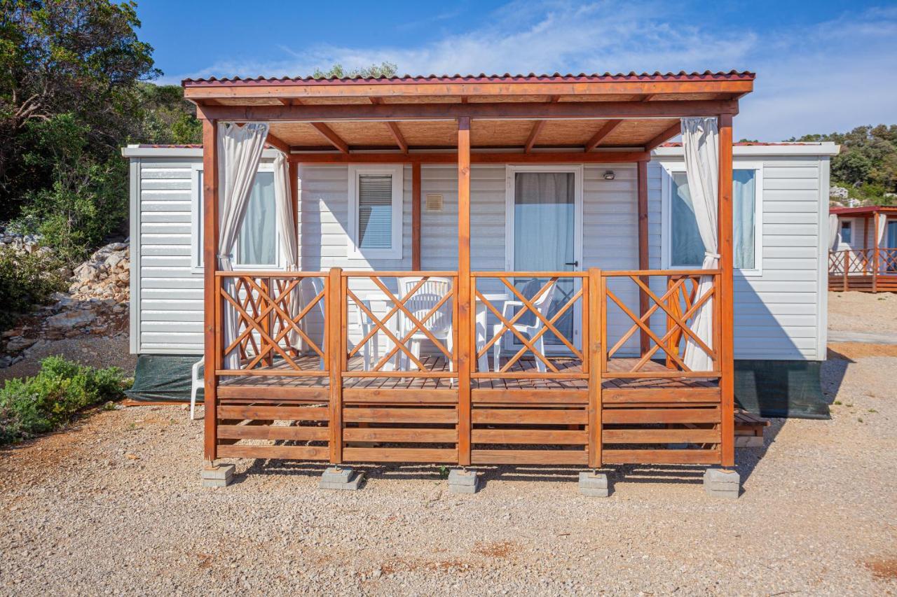 Mobile Homes Lussmarin มาลีโลชินจ์ ภายนอก รูปภาพ
